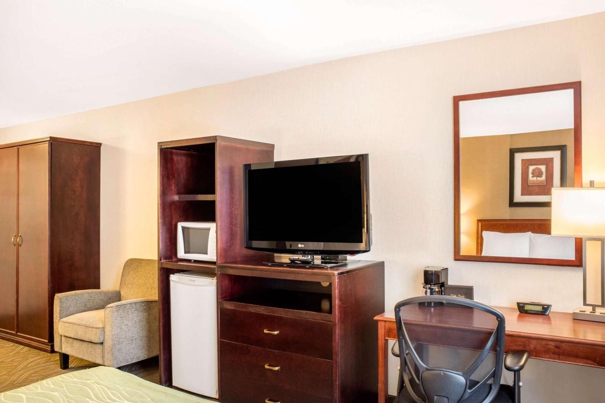 Comfort Inn Halifax Exteriör bild